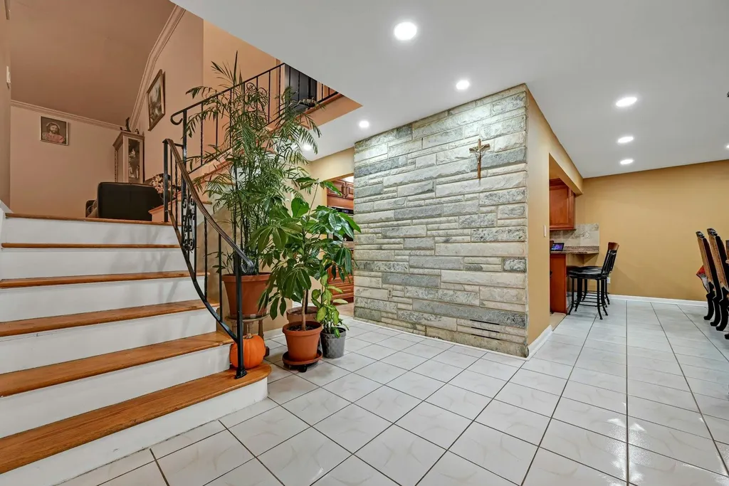 2 Trinity Place Spring Valley NY 10977