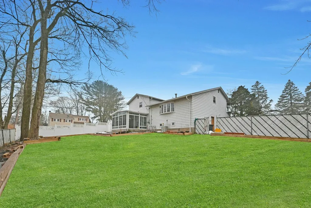 2 Trinity Place Spring Valley NY 10977
