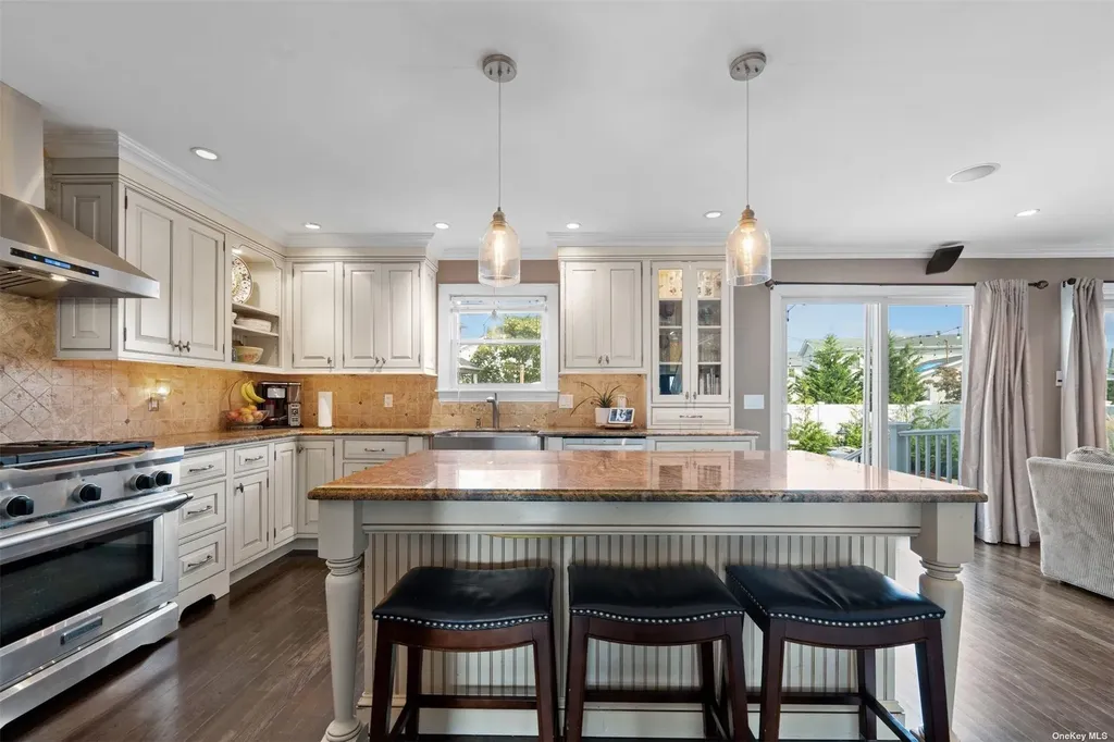 3 E Lincoln Avenue Massapequa NY 11758
