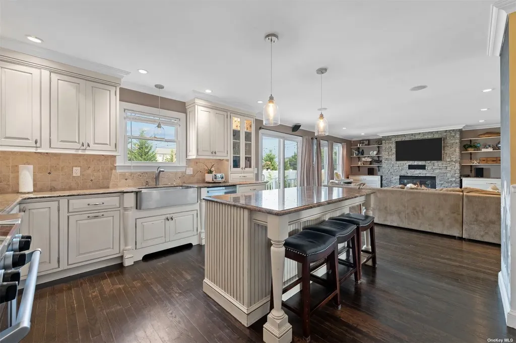 3 E Lincoln Avenue Massapequa NY 11758