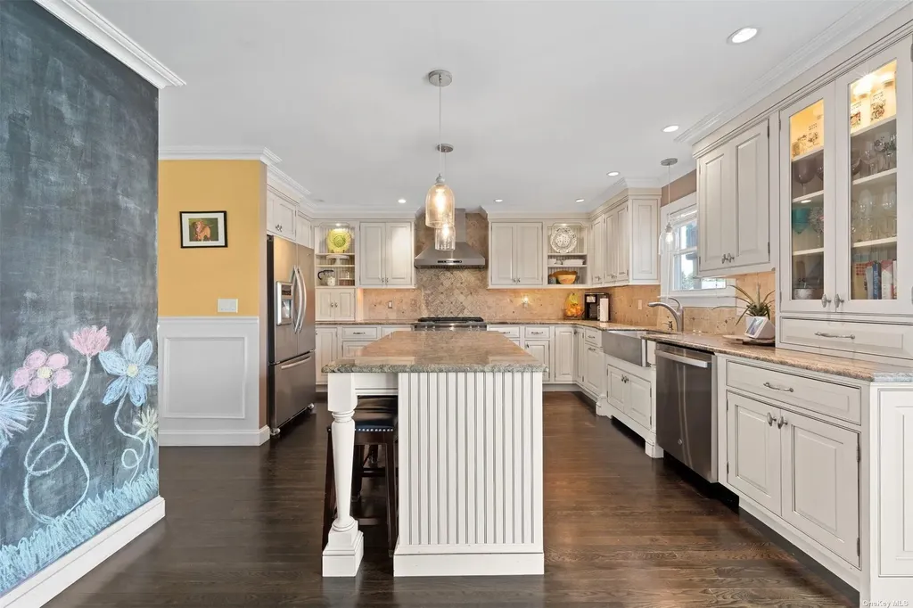 3 E Lincoln Avenue Massapequa NY 11758