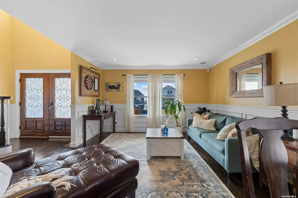 3 E Lincoln Avenue Massapequa NY 11758