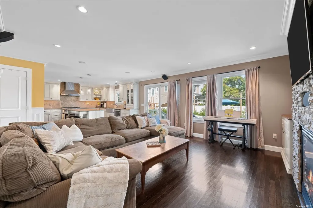 3 E Lincoln Avenue Massapequa NY 11758