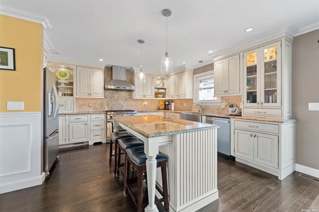 3 E Lincoln Avenue Massapequa NY 11758