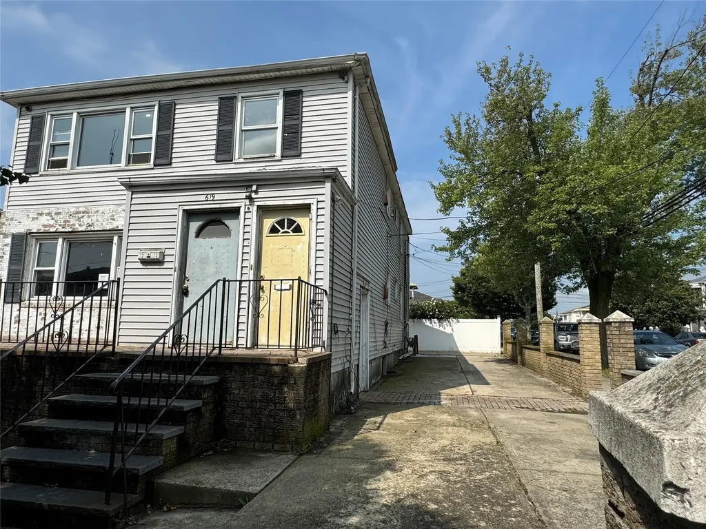 619 Grassmere Terrace Far Rockaway NY 11691