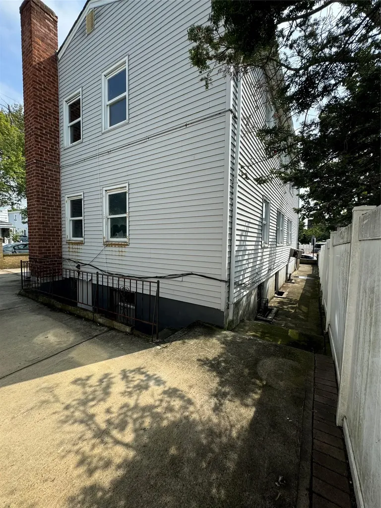 619 Grassmere Terrace Far Rockaway NY 11691