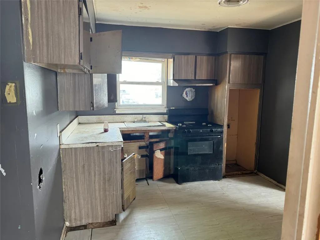 619 Grassmere Terrace Far Rockaway NY 11691
