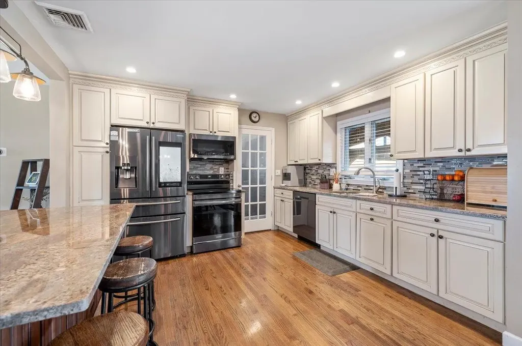 170 Broadway Bethpage NY 11714