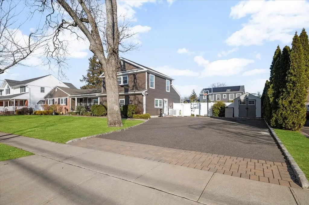 170 Broadway Bethpage NY 11714