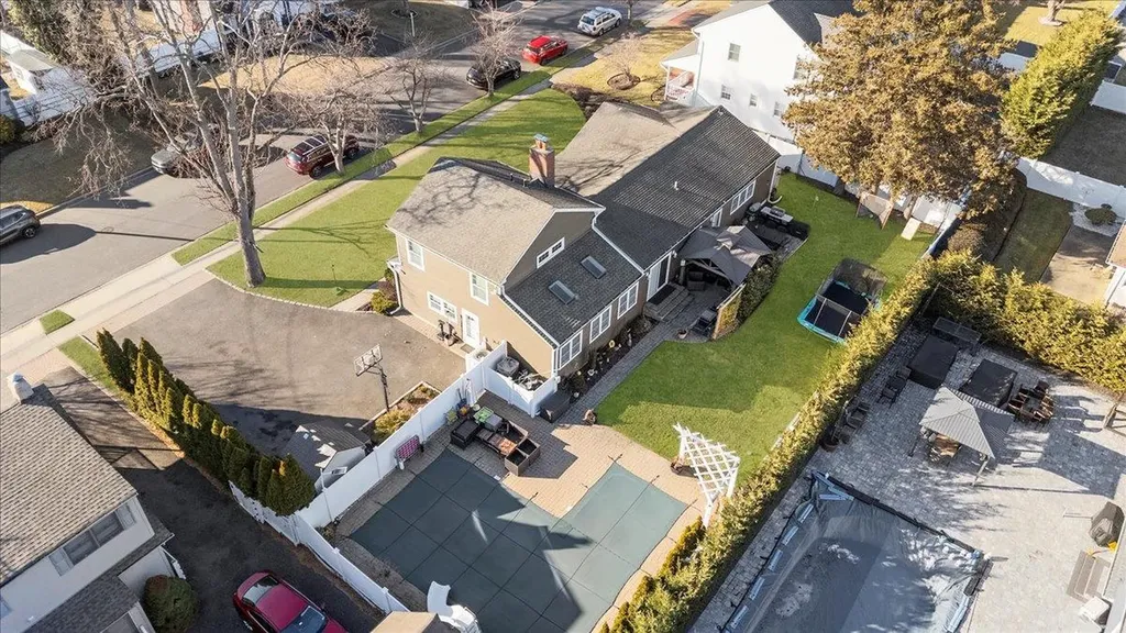170 Broadway Bethpage NY 11714