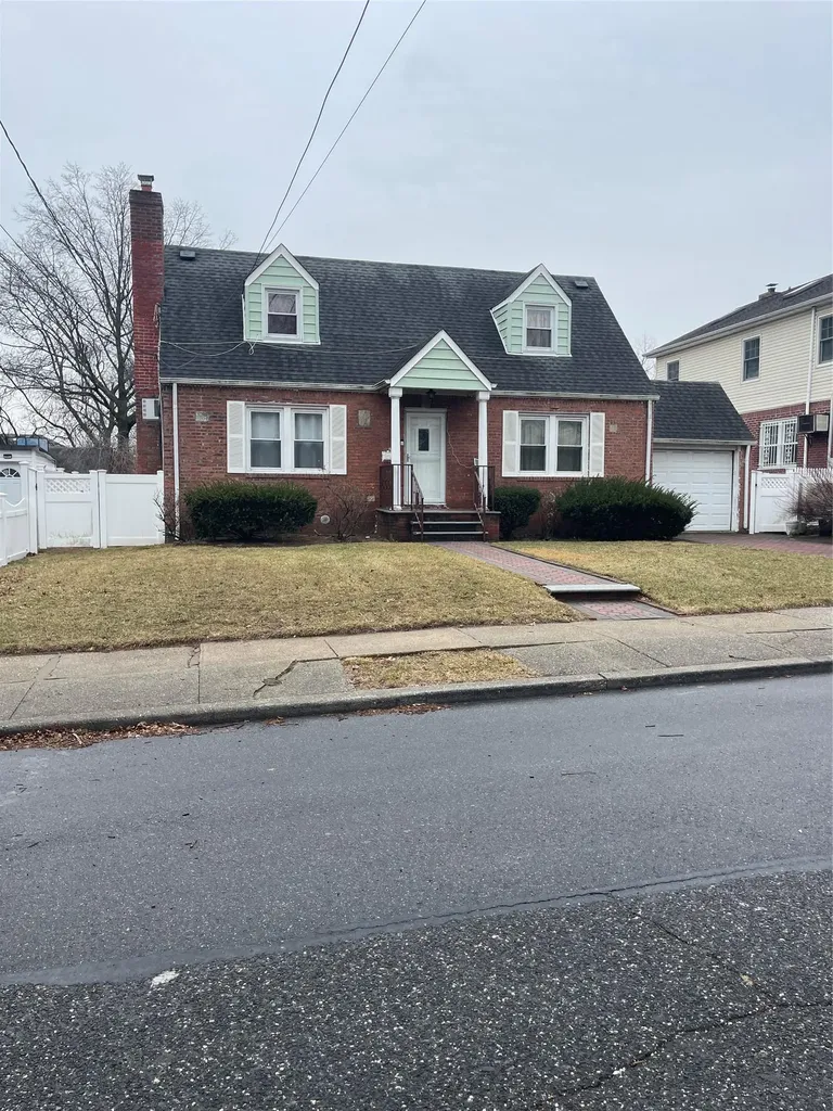 58 Dewitt Street Valley Stream NY 11580