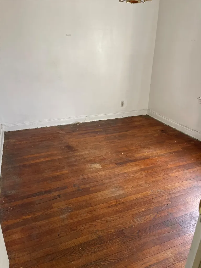 58 Dewitt Street Valley Stream NY 11580