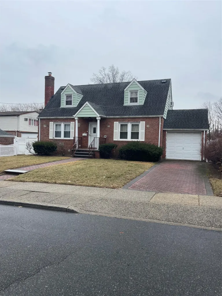 58 Dewitt Street Valley Stream NY 11580