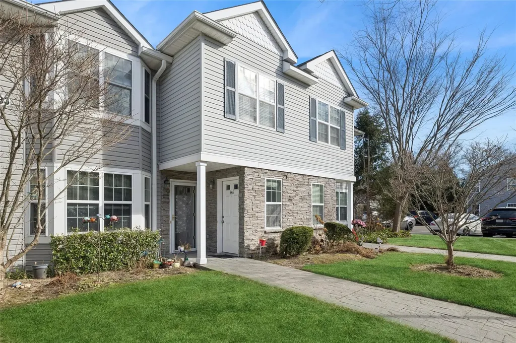 346 Medea Way Central Islip NY 11722