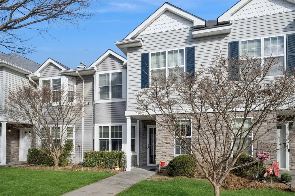 346 Medea Way Central Islip NY 11722