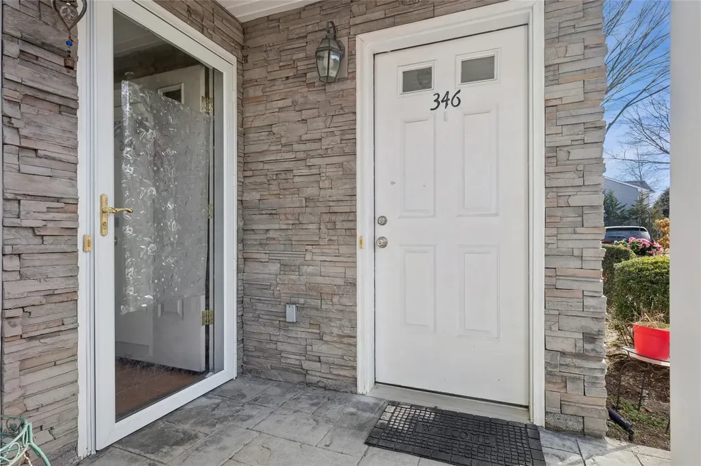346 Medea Way Central Islip NY 11722