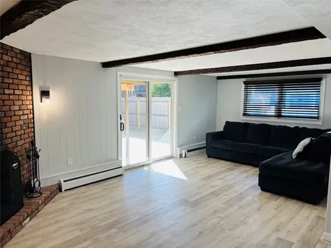 22 Bell Lane Bayville NY 11709