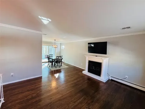 22 Bell Lane Bayville NY 11709