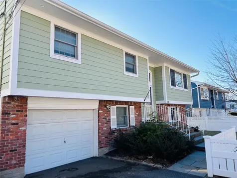 22 Bell Lane Bayville NY 11709