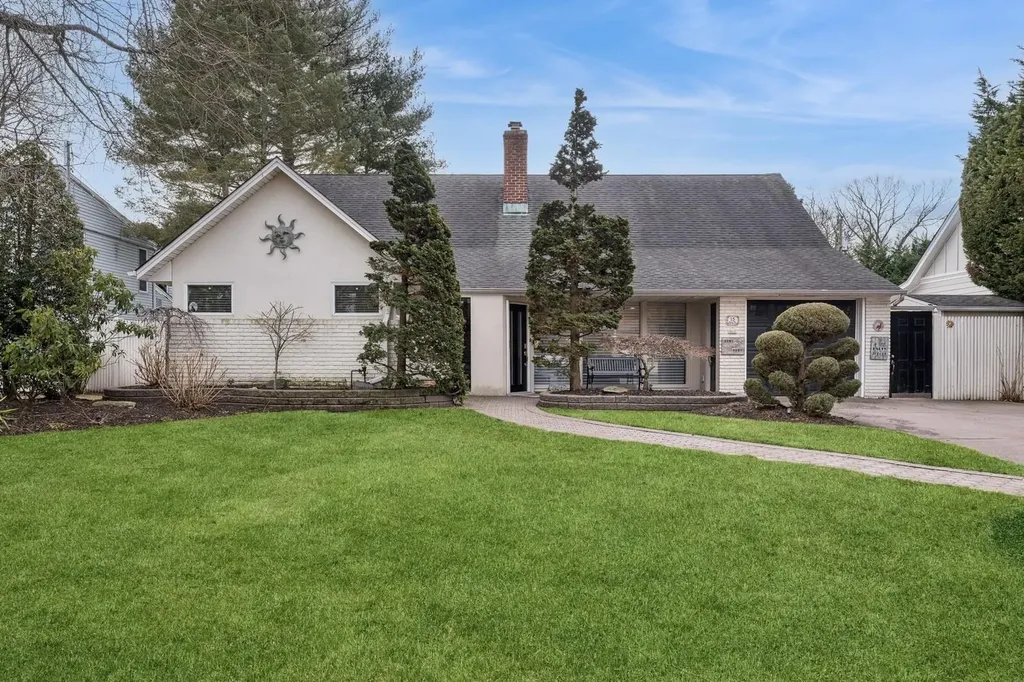 15 Range Drive Merrick NY 11566