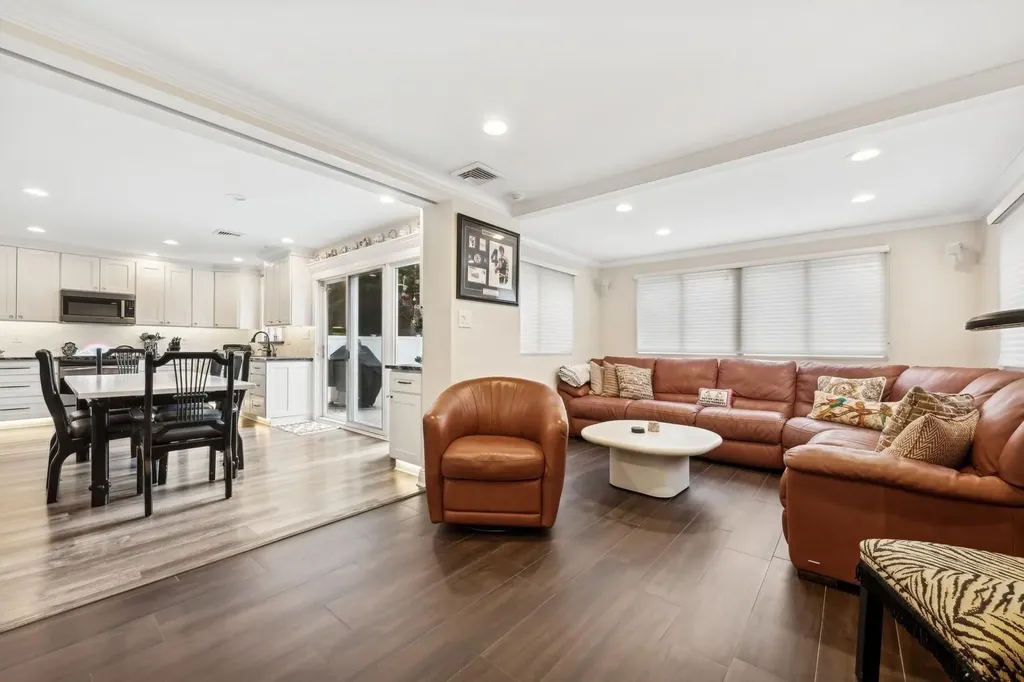 15 Range Drive Merrick NY 11566