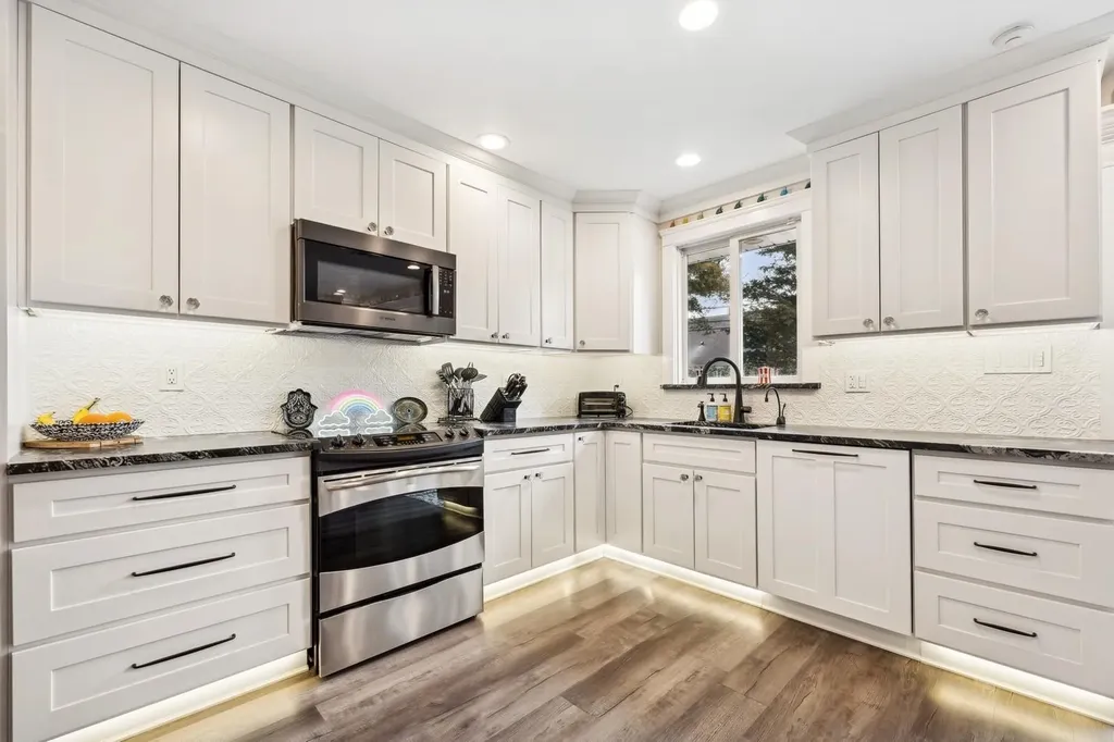 15 Range Drive Merrick NY 11566