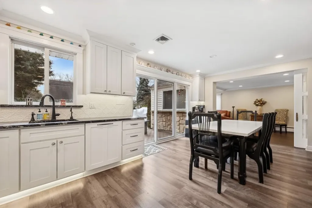 15 Range Drive Merrick NY 11566