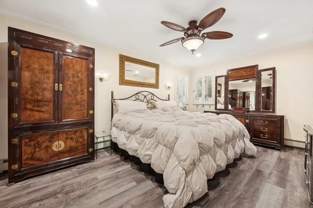 15 Range Drive Merrick NY 11566