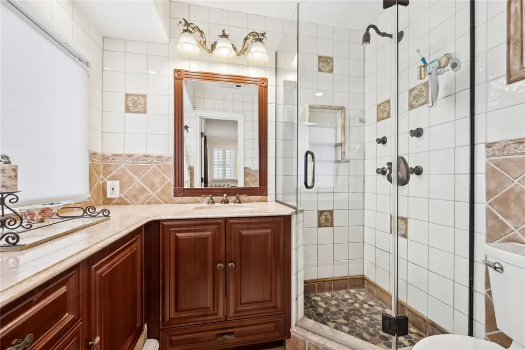 15 Range Drive Merrick NY 11566