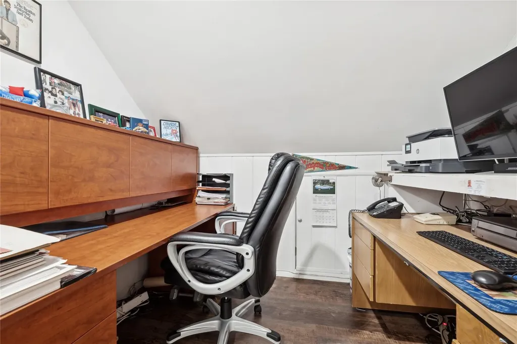 15 Range Drive Merrick NY 11566