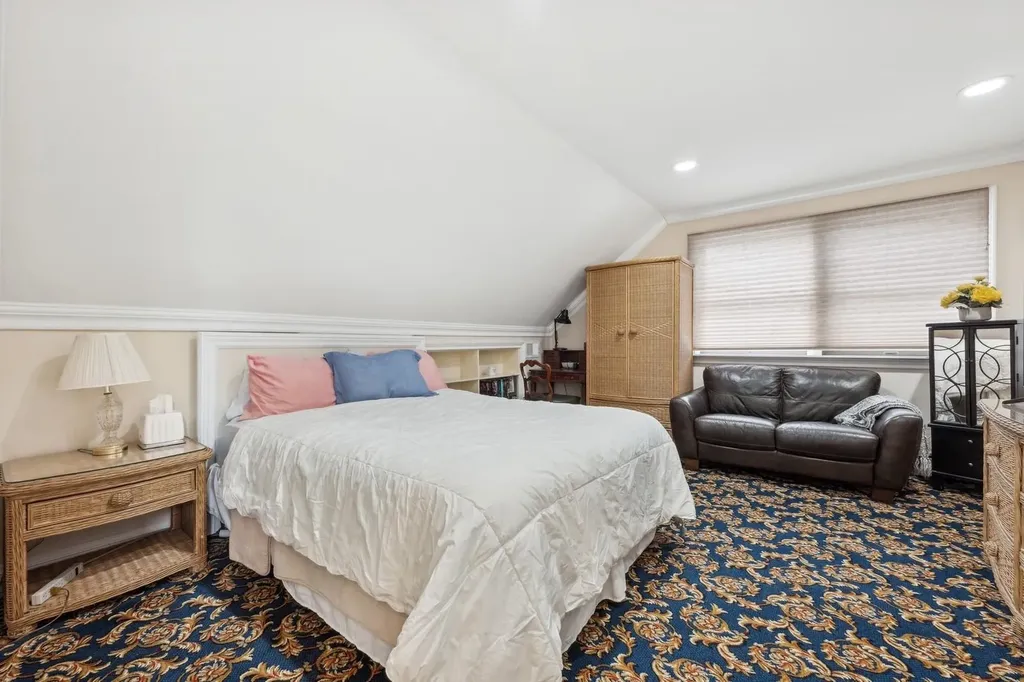 15 Range Drive Merrick NY 11566