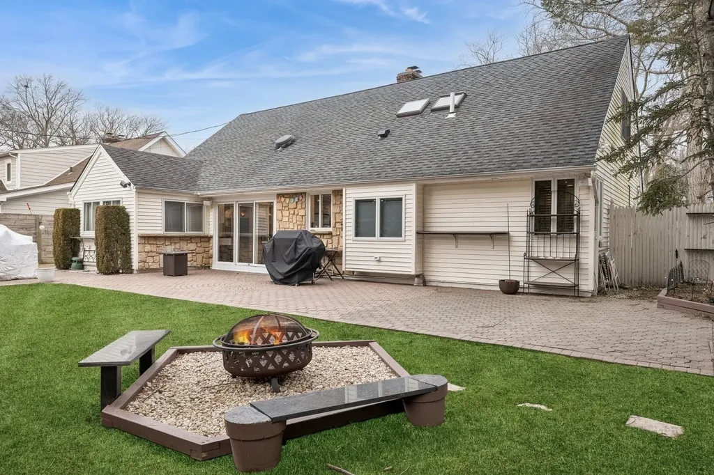 15 Range Drive Merrick NY 11566