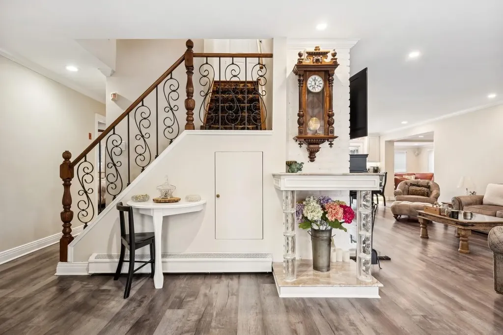 15 Range Drive Merrick NY 11566