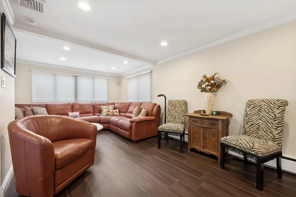 15 Range Drive Merrick NY 11566