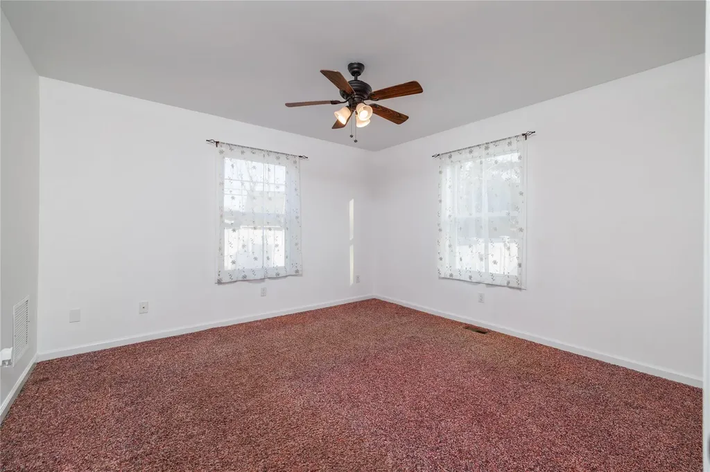 15 Palm Lane Westbury NY 11590