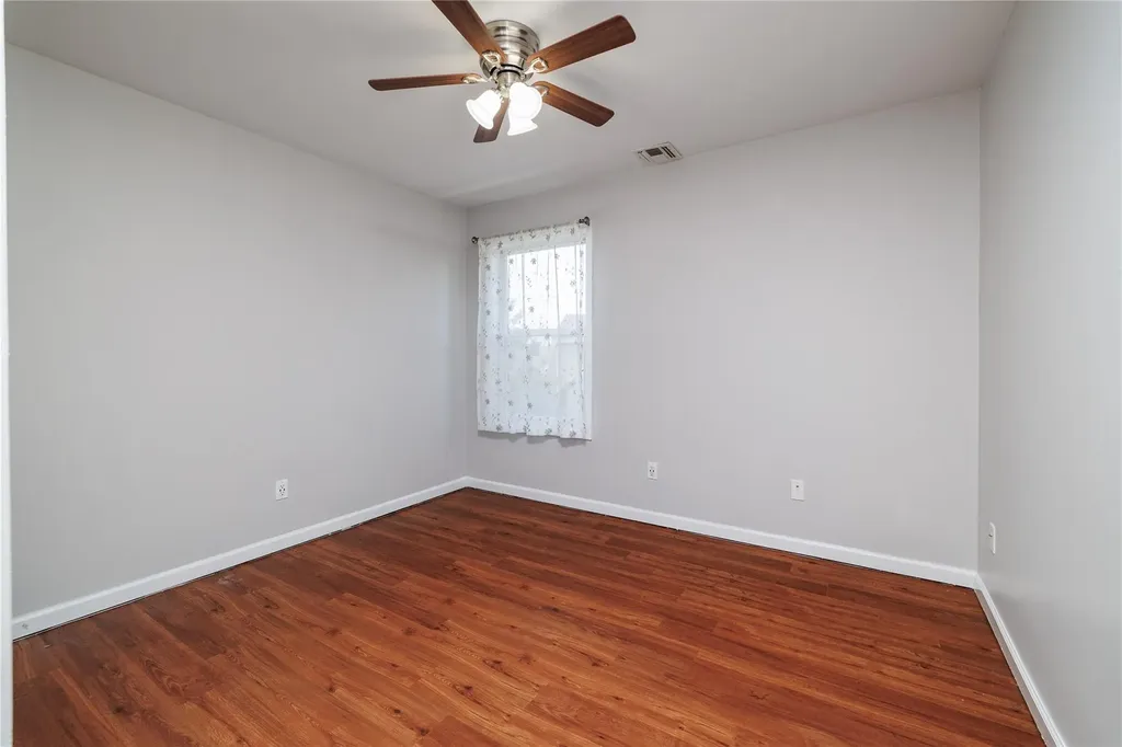 15 Palm Lane Westbury NY 11590