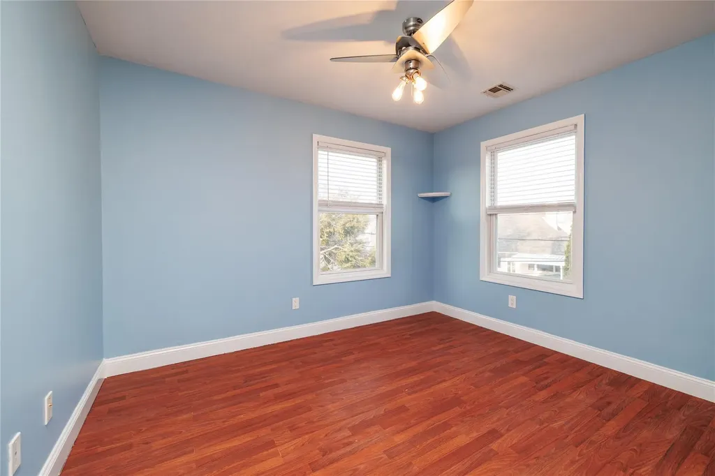 15 Palm Lane Westbury NY 11590