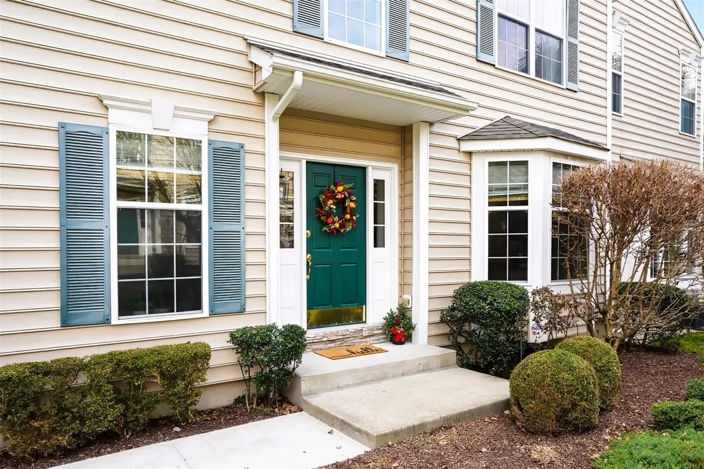 746 Huntington Drive Fishkill NY 12524