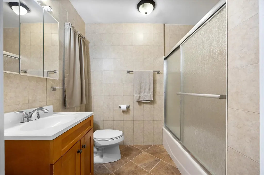 233 Swinton Avenue Bronx NY 10465
