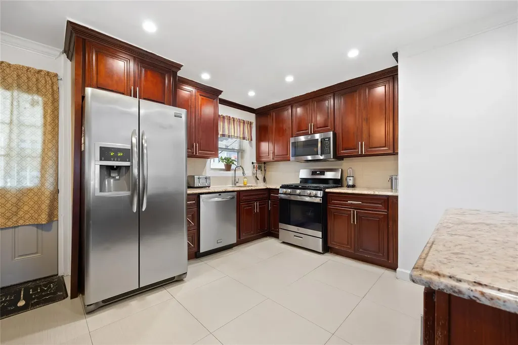 233 Swinton Avenue Bronx NY 10465