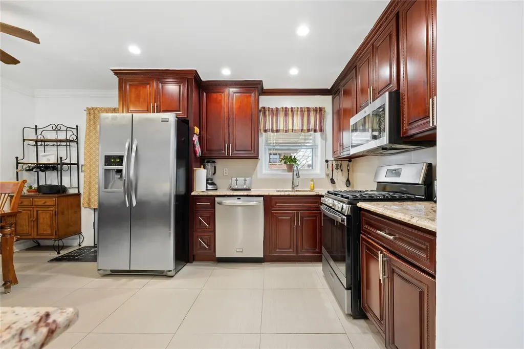 233 Swinton Avenue Bronx NY 10465