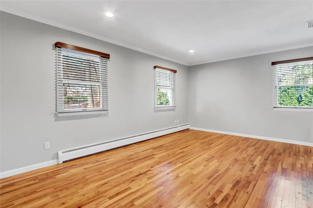 7 Fenimore Lane Huntington NY 11743