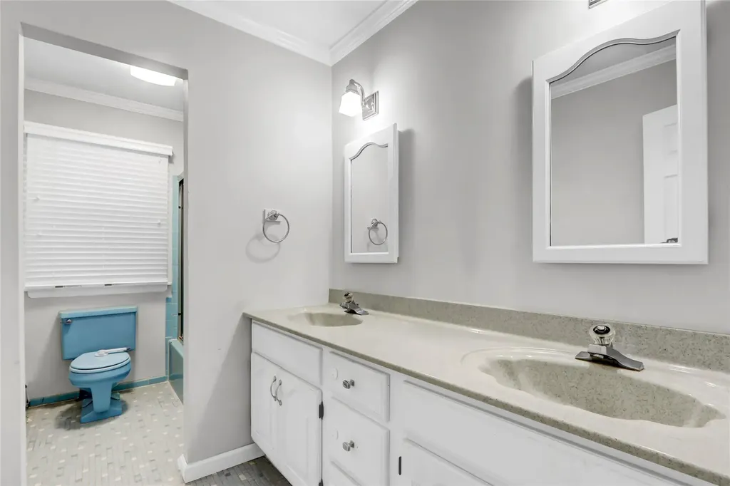 7 Fenimore Lane Huntington NY 11743