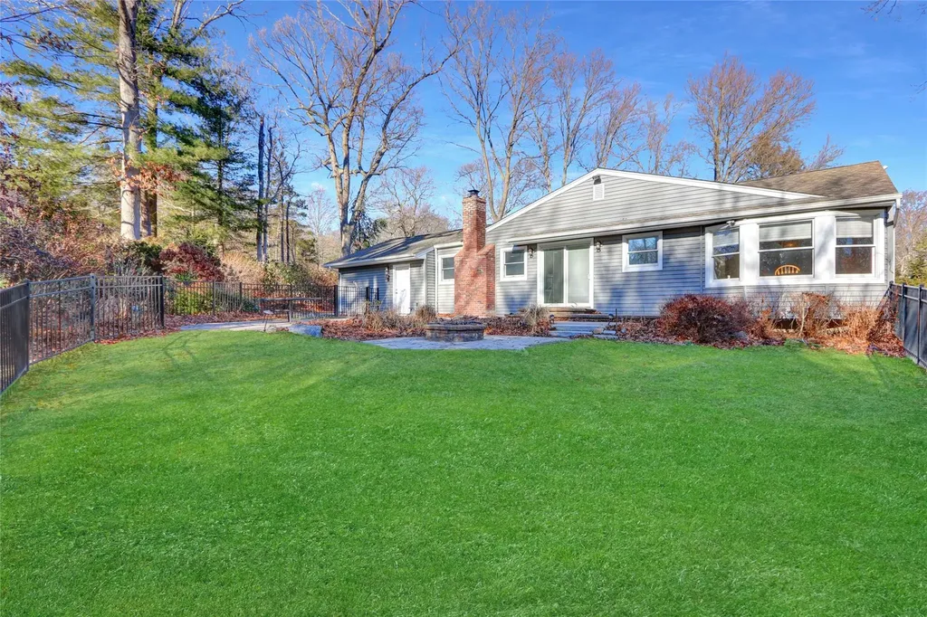 7 Fenimore Lane Huntington NY 11743