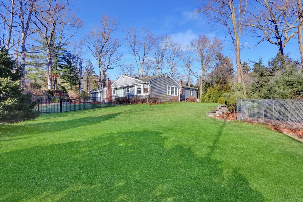 7 Fenimore Lane Huntington NY 11743