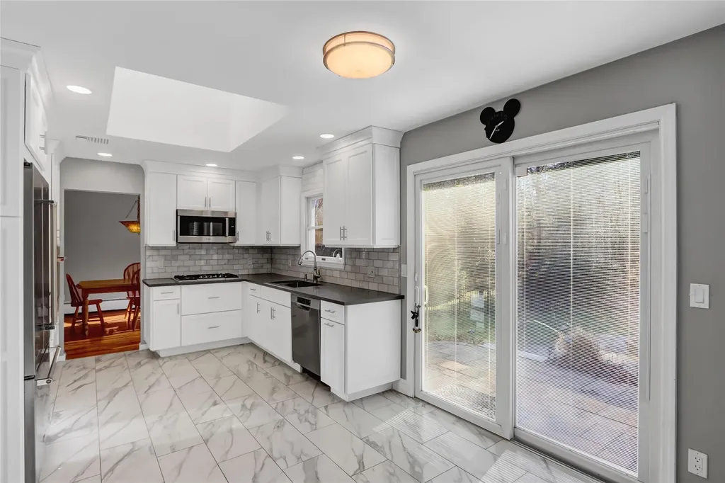 7 Fenimore Lane Huntington NY 11743