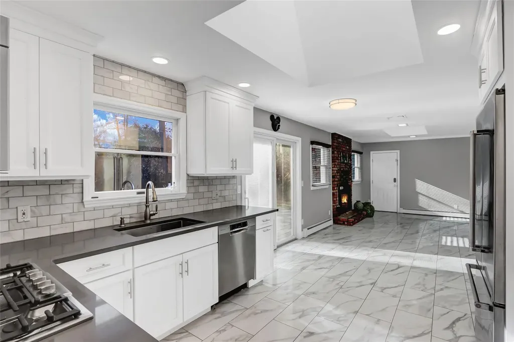 7 Fenimore Lane Huntington NY 11743