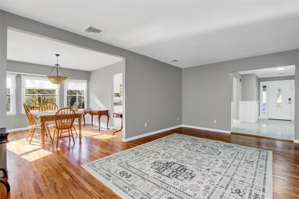 7 Fenimore Lane Huntington NY 11743