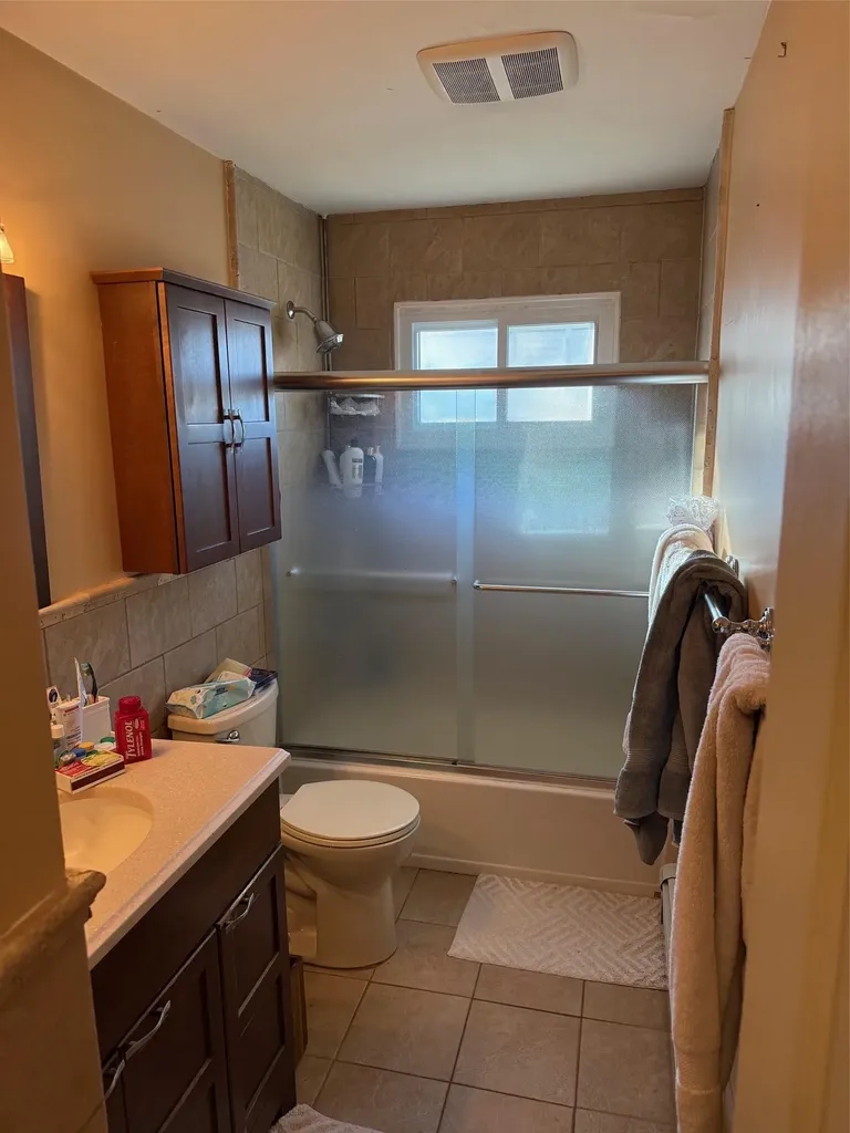 11 Robinson Drive Shirley NY 11967