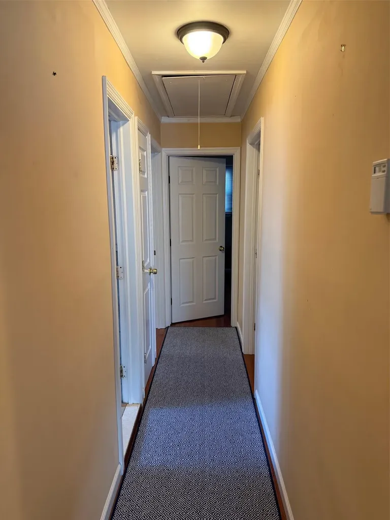 11 Robinson Drive Shirley NY 11967